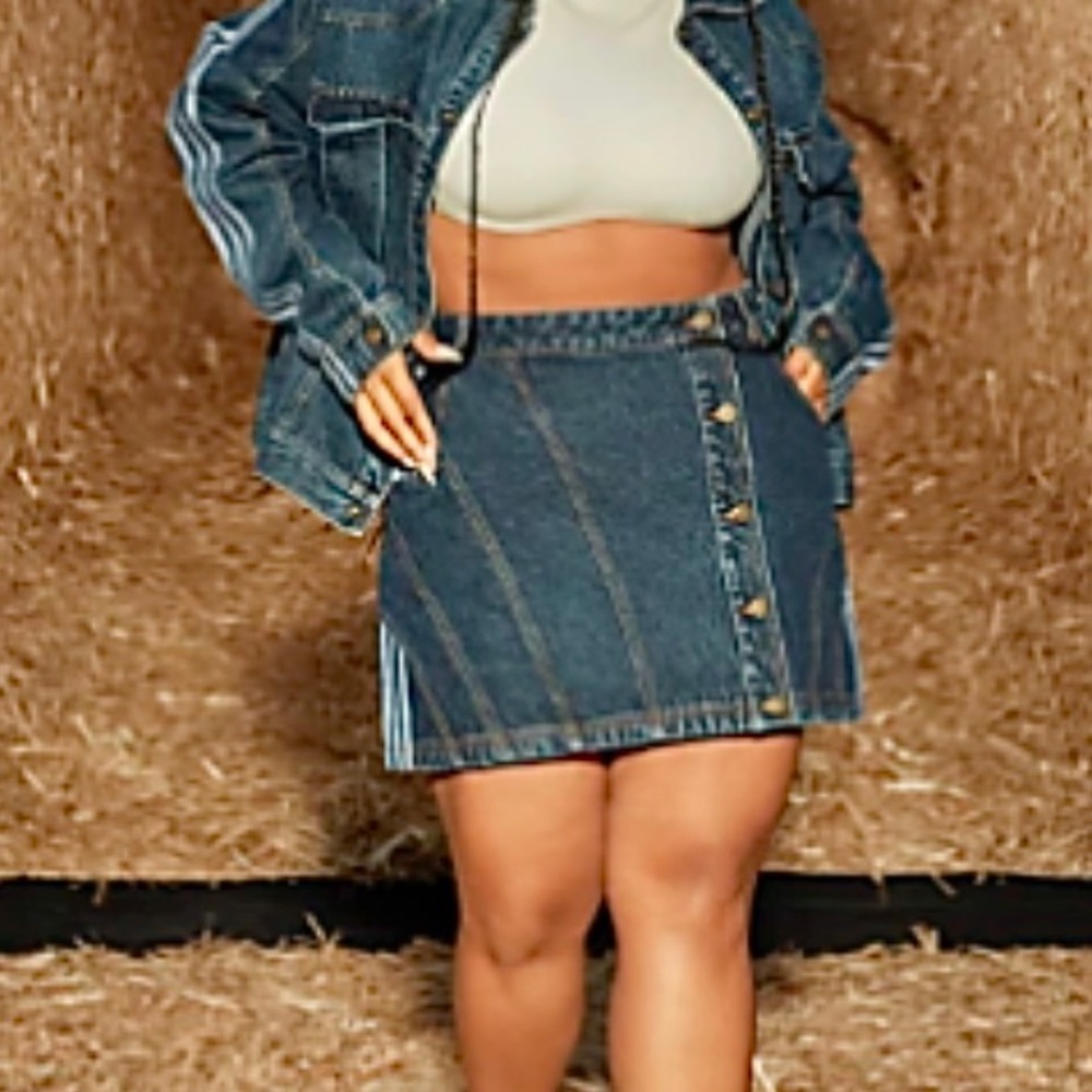 🐝 IVY PARK RODEO Denim Skirt 🐝